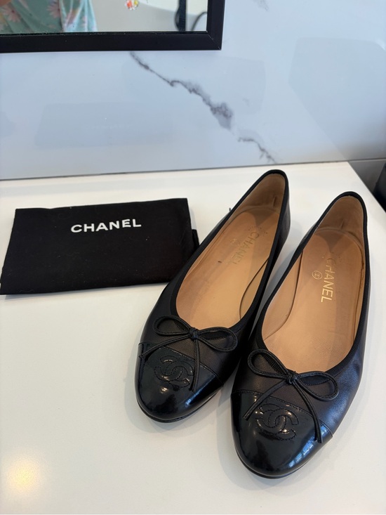 CHANEL Shoes - CHANEL Black Leather Cap-Toe Bow Ballet Flats